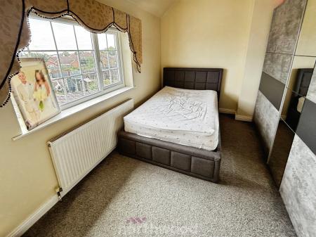 4 bedroom Terraced House for sale in Broadway, Dunscroft, Doncaster, DN7