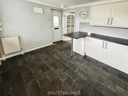 2 bedroom Semi-detached house to let in Homestead Garth, Hatfield, Doncaster, DN7