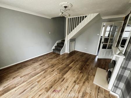 2 bedroom Semi-detached house to let in Homestead Garth, Hatfield, Doncaster, DN7