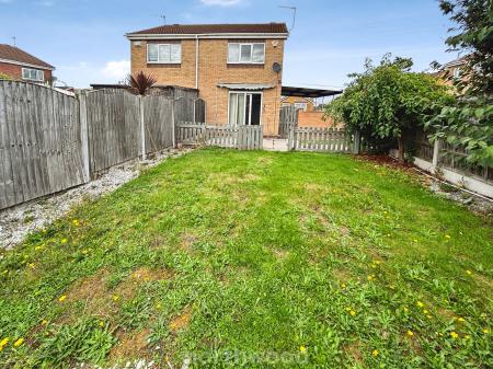 2 bedroom Semi-detached house to let in Homestead Garth, Hatfield, Doncaster, DN7