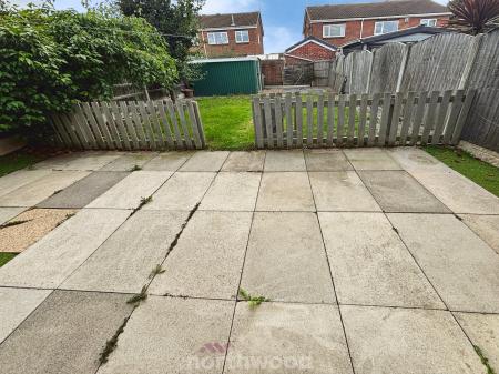 2 bedroom Semi-detached house to let in Homestead Garth, Hatfield, Doncaster, DN7