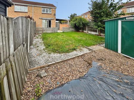 2 bedroom Semi-detached house to let in Homestead Garth, Hatfield, Doncaster, DN7