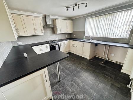2 bedroom Semi-detached house to let in Homestead Garth, Hatfield, Doncaster, DN7