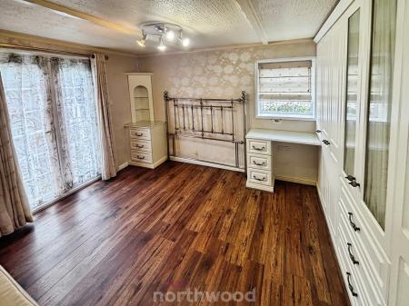 2 bedroom Park home for sale in Redhouse Park Bawtry Road, Hatfield Woodhouse, Doncaster, DN7