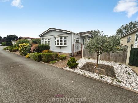 2 bedroom Park home for sale in Redhouse Park Bawtry Road, Hatfield Woodhouse, Doncaster, DN7