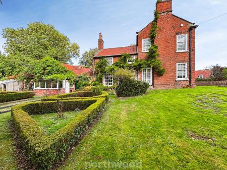 4 bedroom Manor House for sale in Manor Road, Hatfield, Doncaster, DN7