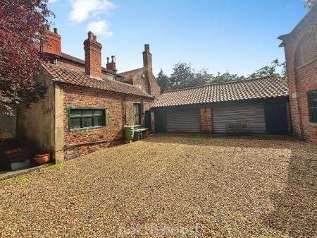 4 bedroom Manor House for sale in Manor Road, Hatfield, Doncaster, DN7
