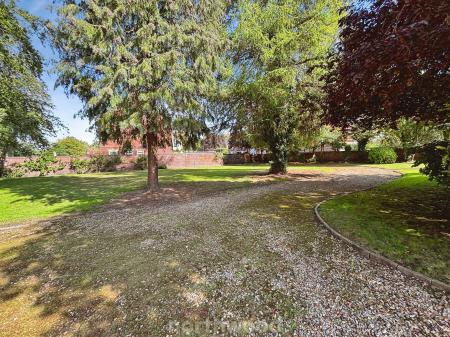 4 bedroom Manor House for sale in Manor Road, Hatfield, Doncaster, DN7