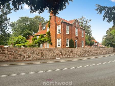 4 bedroom Manor House for sale in Manor Road, Hatfield, Doncaster, DN7
