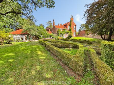 4 bedroom Manor House for sale in Manor Road, Hatfield, Doncaster, DN7