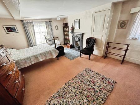 4 bedroom Manor House for sale in Manor Road, Hatfield, Doncaster, DN7