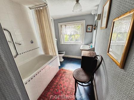 4 bedroom Manor House for sale in Manor Road, Hatfield, Doncaster, DN7