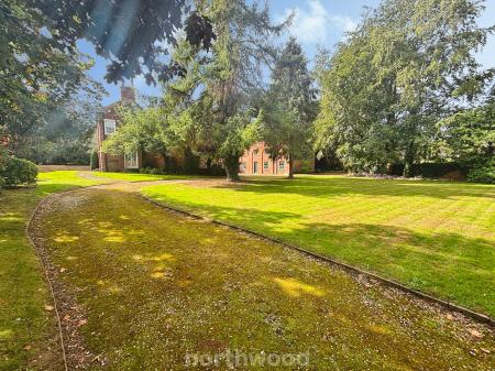 4 bedroom Manor House for sale in Manor Road, Hatfield, Doncaster, DN7