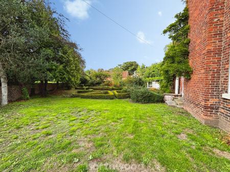 4 bedroom Manor House for sale in Manor Road, Hatfield, Doncaster, DN7