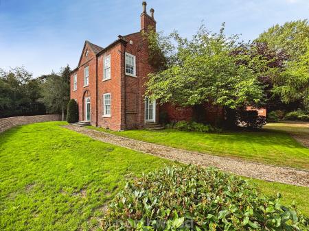 4 bedroom Manor House for sale in Manor Road, Hatfield, Doncaster, DN7