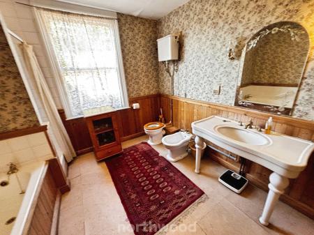 4 bedroom Manor House for sale in Manor Road, Hatfield, Doncaster, DN7