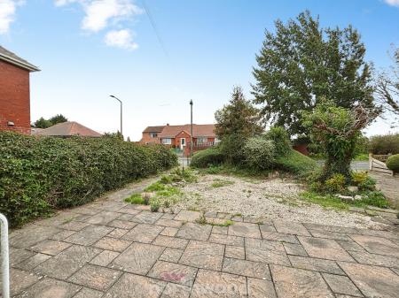 3 bedroom Detached house for sale in Doncaster Road, Stainforth, Doncaster, DN7