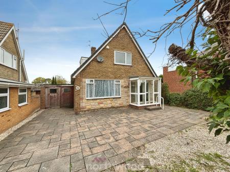 3 bedroom Detached house for sale in Doncaster Road, Stainforth, Doncaster, DN7