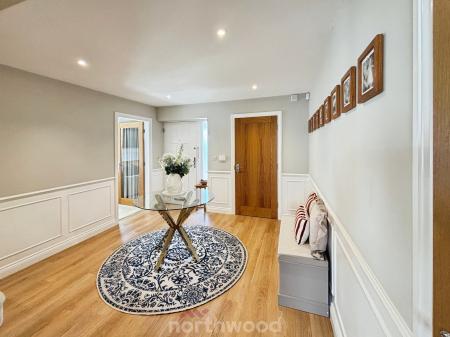 5 bedroom Detached house for sale in Perran Close, Dunsville, Doncaster, DN7