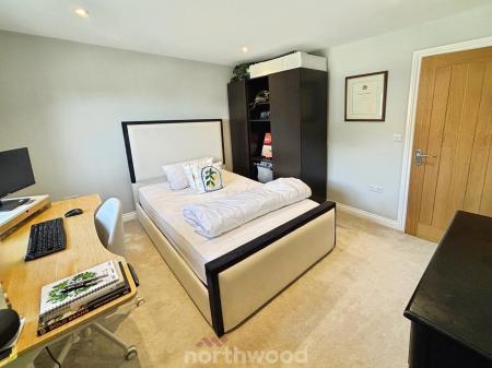 5 bedroom Detached house for sale in Perran Close, Dunsville, Doncaster, DN7