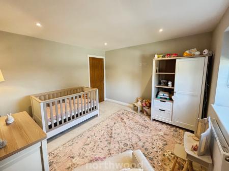 5 bedroom Detached house for sale in Perran Close, Dunsville, Doncaster, DN7