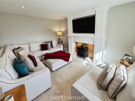 5 bedroom Detached house for sale in Perran Close, Dunsville, Doncaster, DN7