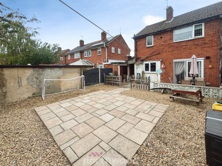 2 bedroom Semi-detached house to let in Coronation Road, Stainforth, Doncaster, DN7