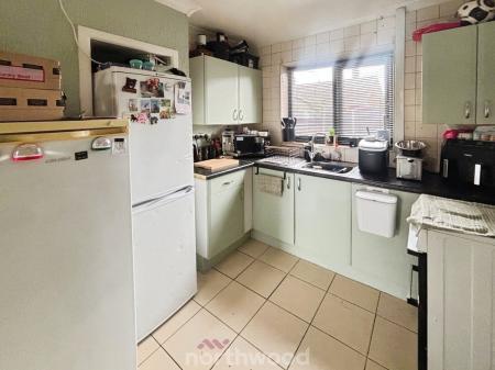 2 bedroom Semi-detached house to let in Coronation Road, Stainforth, Doncaster, DN7