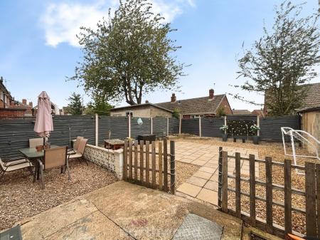 2 bedroom Semi-detached house to let in Coronation Road, Stainforth, Doncaster, DN7