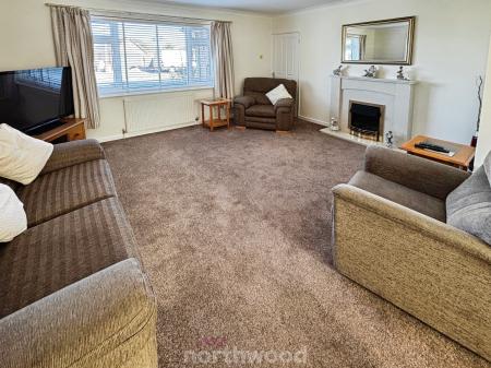 2 bedroom Bungalow for sale in Park Lane Close, Dunsville, Doncaster, DN7