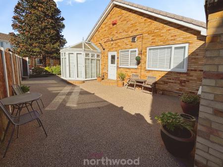 2 bedroom Bungalow for sale in Park Lane Close, Dunsville, Doncaster, DN7