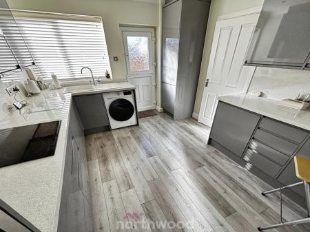 2 bedroom Bungalow for sale in Park Lane Close, Dunsville, Doncaster, DN7