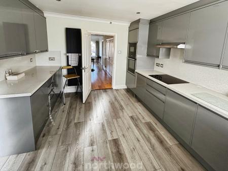 2 bedroom Bungalow for sale in Park Lane Close, Dunsville, Doncaster, DN7