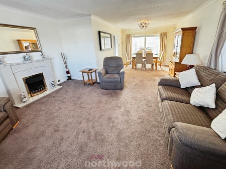 2 bedroom Bungalow for sale in Park Lane Close, Dunsville, Doncaster, DN7