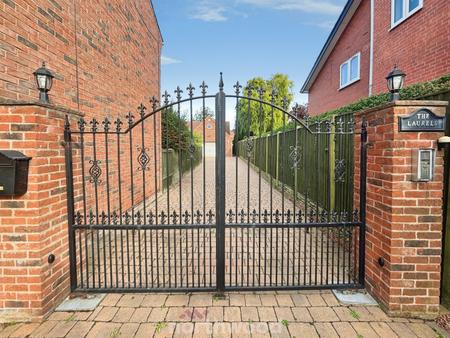 3 bedroom Bungalow for sale in Station Road, Hatfield, Doncaster, DN7