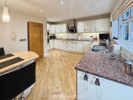 3 bedroom Detached house for sale in Station Road, Hatfield, Doncaster, DN7