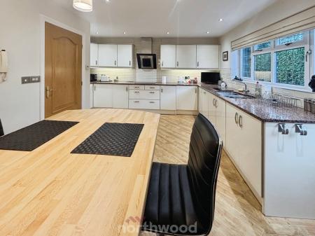 3 bedroom Detached house for sale in Station Road, Hatfield, Doncaster, DN7