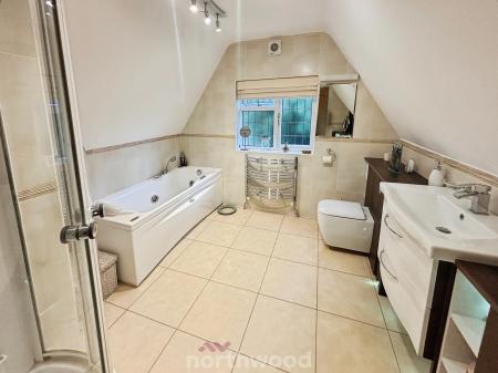 3 bedroom Detached house for sale in Station Road, Hatfield, Doncaster, DN7