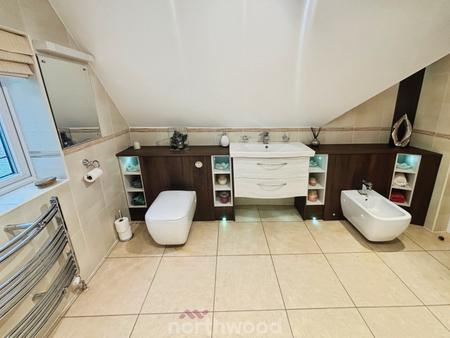 3 bedroom Bungalow for sale in Station Road, Hatfield, Doncaster, DN7