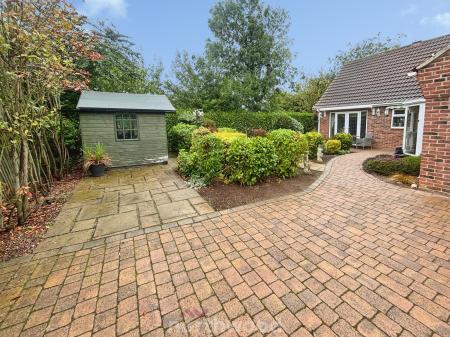 3 bedroom Detached house for sale in Station Road, Hatfield, Doncaster, DN7