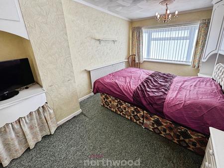 3 bedroom Semi-detached house for sale in Cleveland Way, Hatfield, Doncaster, DN7