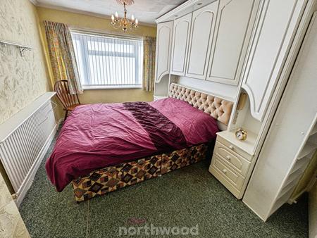 3 bedroom Semi-detached house for sale in Cleveland Way, Hatfield, Doncaster, DN7