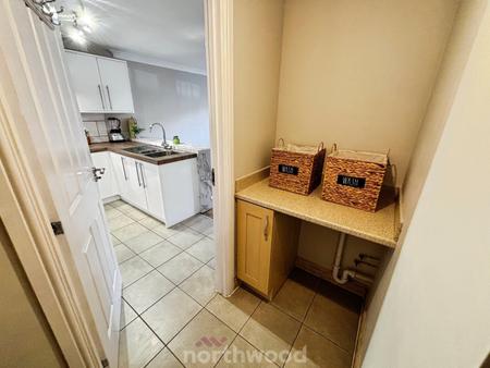 2 bedroom Town house to let in North Street, Doncaster, DN4