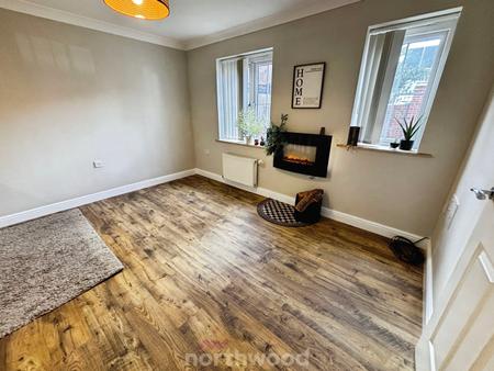 2 bedroom Town house to let in North Street, Doncaster, DN4