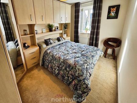 2 bedroom Town house to let in North Street, Doncaster, DN4