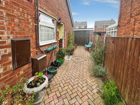 2 bedroom Bungalow for sale in Abbey Way, Dunscroft, Doncaster, DN7