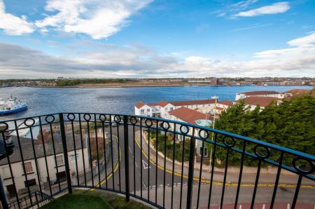3 bedroom Apartment to let in Ferry Approach, South Shields, NE33