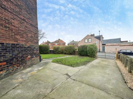 2 bedroom Semi-detached house for sale in Plantation Road, Pallion, Sunderland, SR4