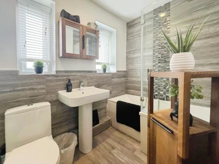 3 bedroom Semi-detached house for sale in Oxford Close, Sunderland, SR3