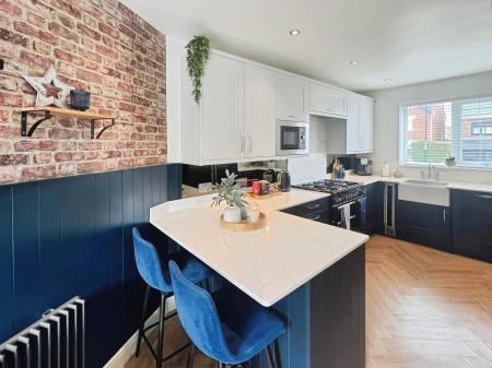 3 bedroom Semi-detached house for sale in Oxford Close, Sunderland, SR3